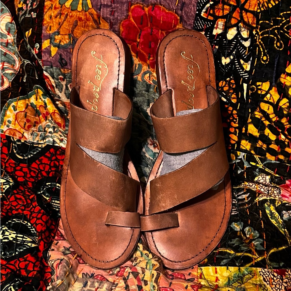 Free People Abilene Toe Loop Sandals - Leather - Size 8.5/39